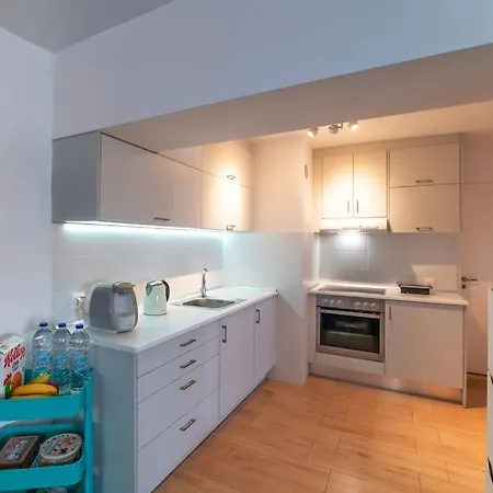 'core' Modern Living Apartment, Rhodes Center