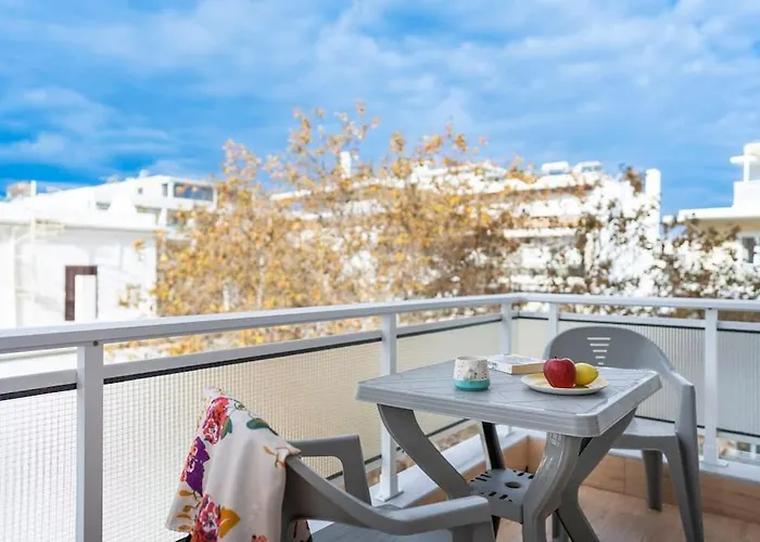 'core' Modern Living Apartment, Rhodes Center *