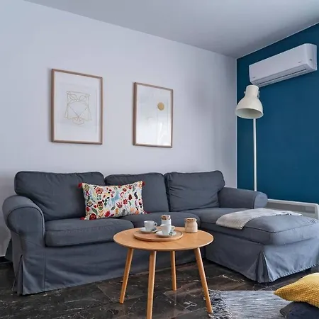 'core' Modern Living Apartment, Rhodes Center *