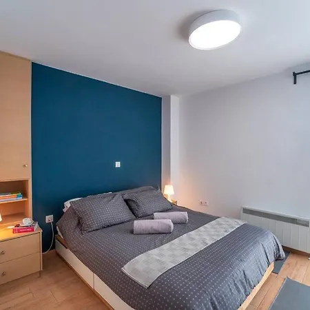 'core' Modern Living Apartment, Rhodes Center Apartamento *
